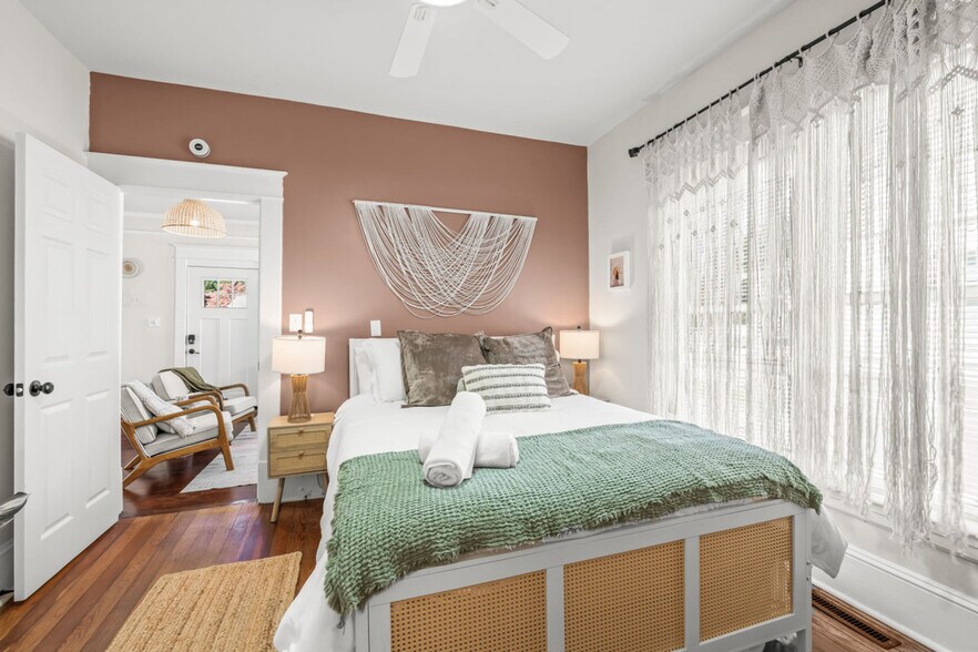 Building Photo - 808 Carrick St