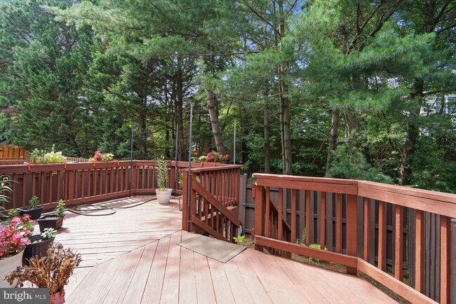 Building Photo - 7706 Hickory Glen Way