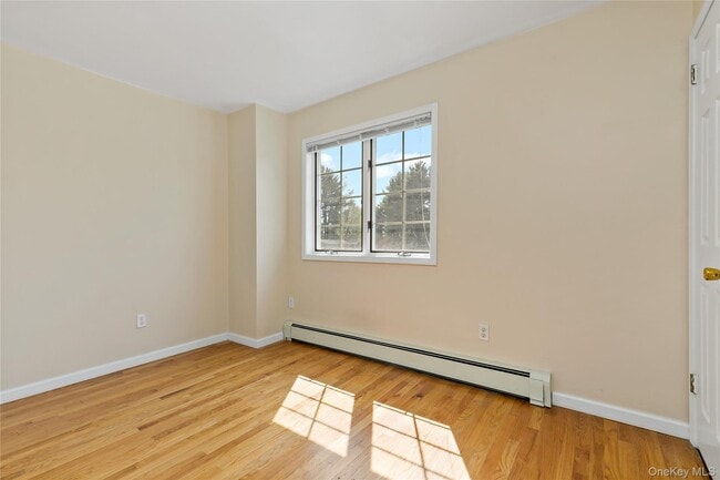 Building Photo - 830 Barberry Rd