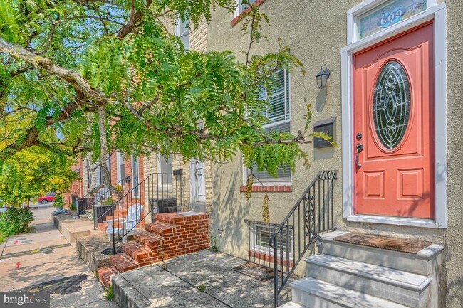 Building Photo - 609 East St