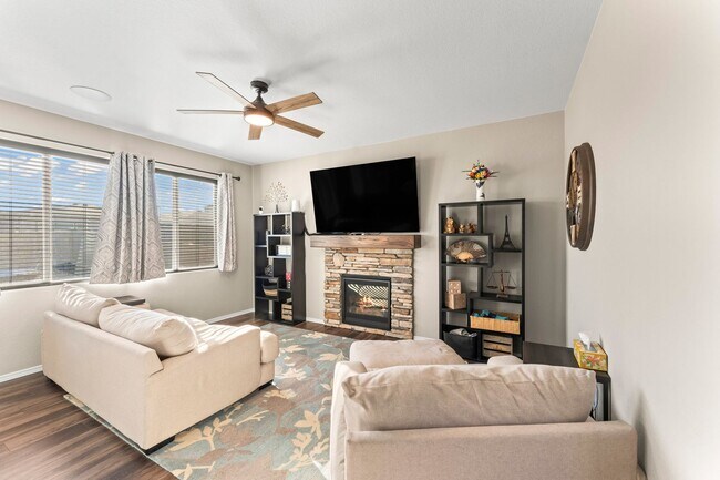 Building Photo - Beautiful 5-Bedroom, 4-Bathroom Home with ...