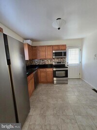 Building Photo - 10206 Farrar Ave