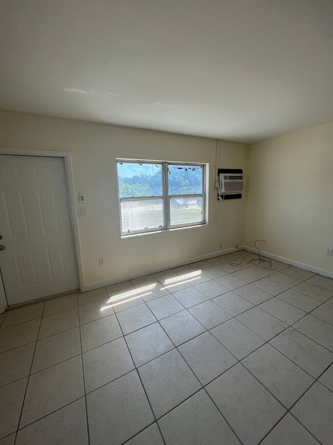 Building Photo - 2 BEDROOM 1 BATHROOM SINGLE FAMILY HOME- COMING SOON