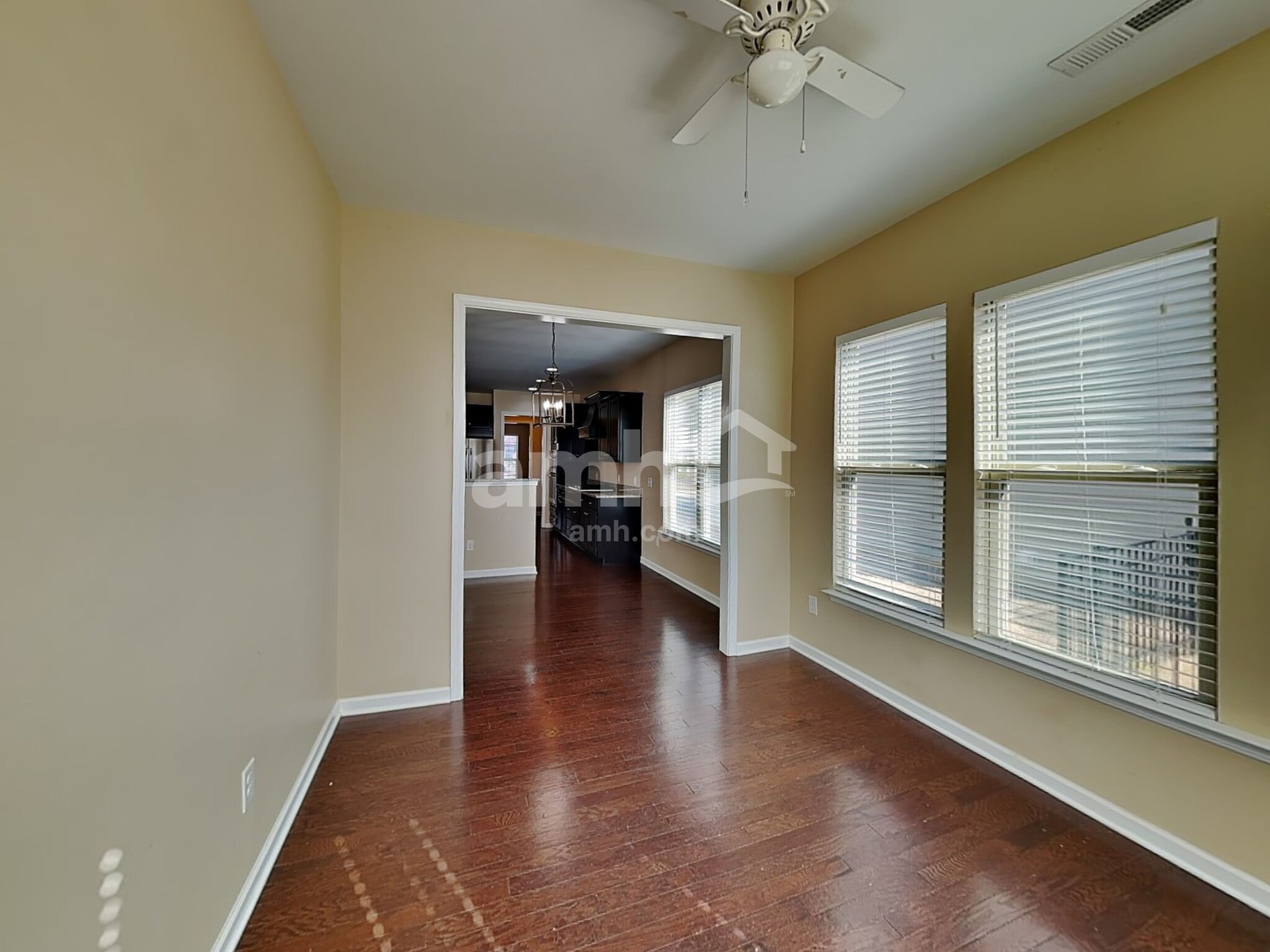 Building Photo - 15325 Colonial Park Dr