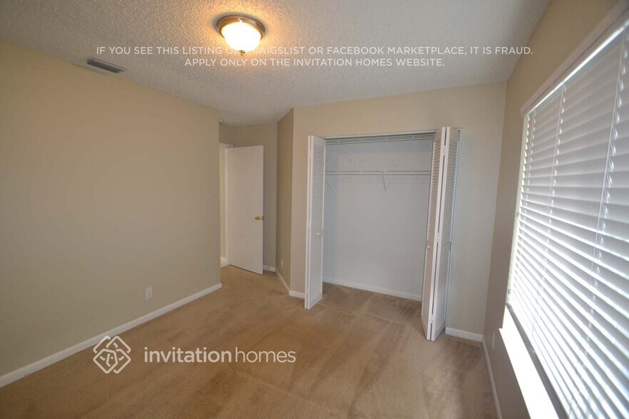 Building Photo - 1796 S Club Dr