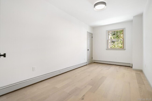 Building Photo - 7 N Dearman St