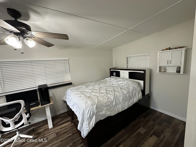 Building Photo - 724 Ixora Ave