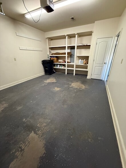 Building Photo - 111 Renee Ln