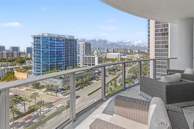 Building Photo - 17475 Collins Ave