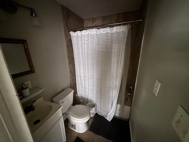 Building Photo - 723 Jackson St