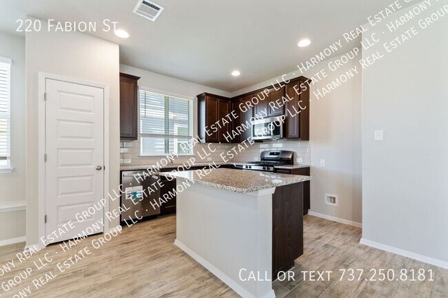 Building Photo - 220 Fabion St