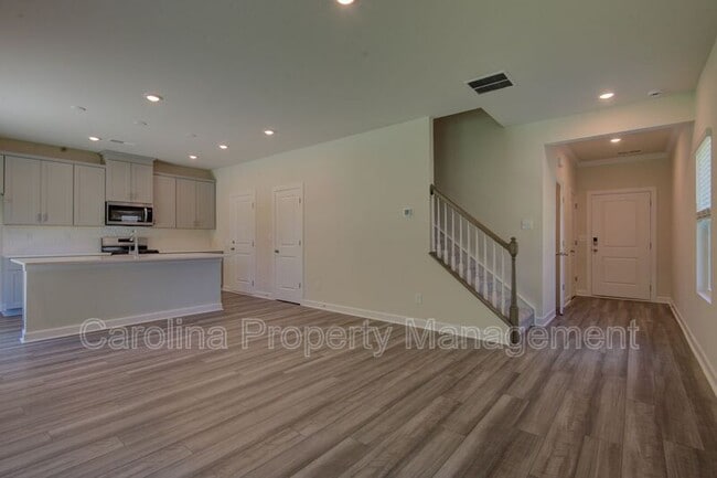 Building Photo - 105 Johns Cardinal Dr