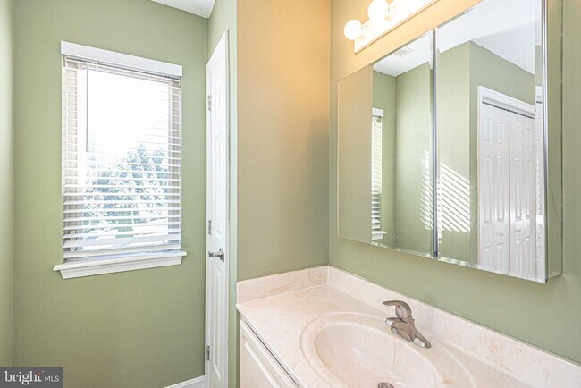 Building Photo - 18565 Orton Cir
