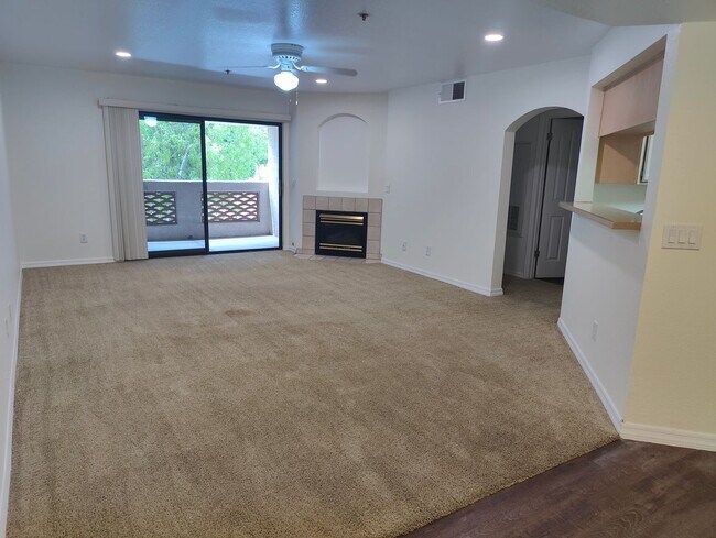 Building Photo - Biltmore / Arcadia Lite - 32nd St & Camelback