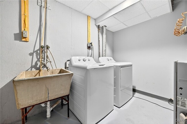 Building Photo - 216 Pine Grove St