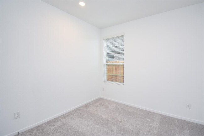 Building Photo - 6307 Serenity View Ln