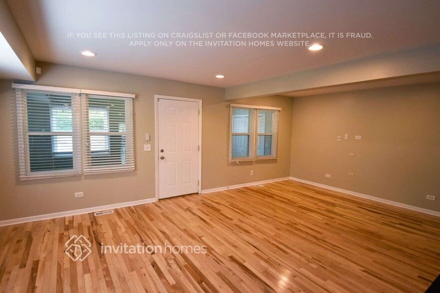 Building Photo - 26805 Circle Dr S