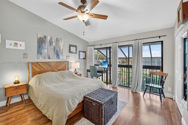 Building Photo - 4250 SW 70th Terrace