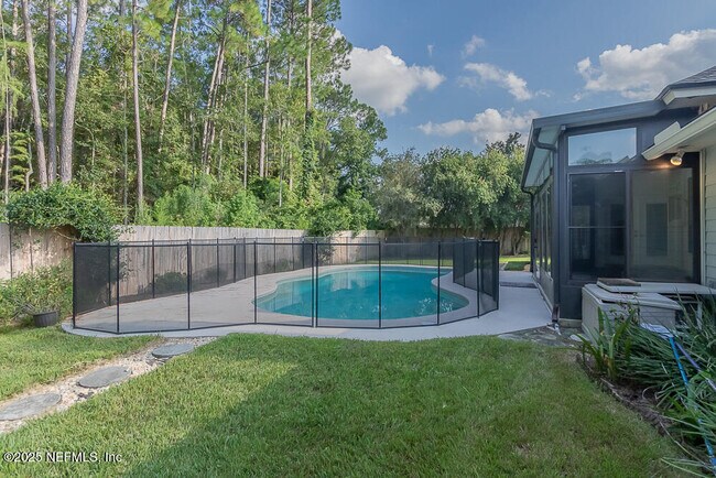 Building Photo - 1737 Heatherwood Dr