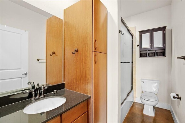 Building Photo - 1807 Poquito St