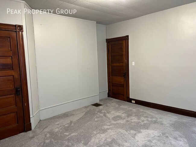 Building Photo - 2544 Vestry Ave