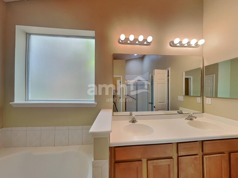 Building Photo - 3028 Atherley Rd