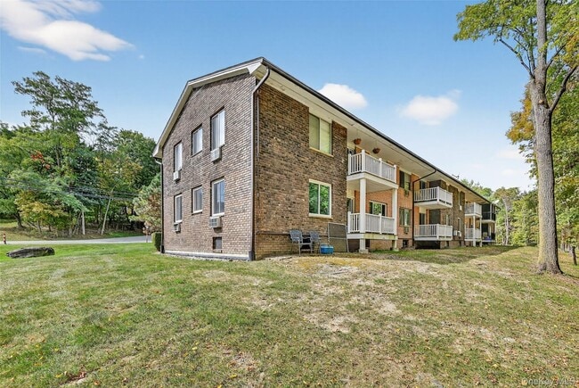 Building Photo - 19 Barnett Dr