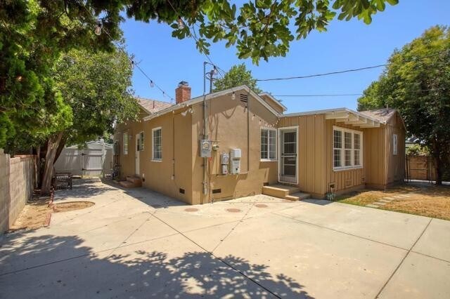 Building Photo - 8939 Rhea Ave