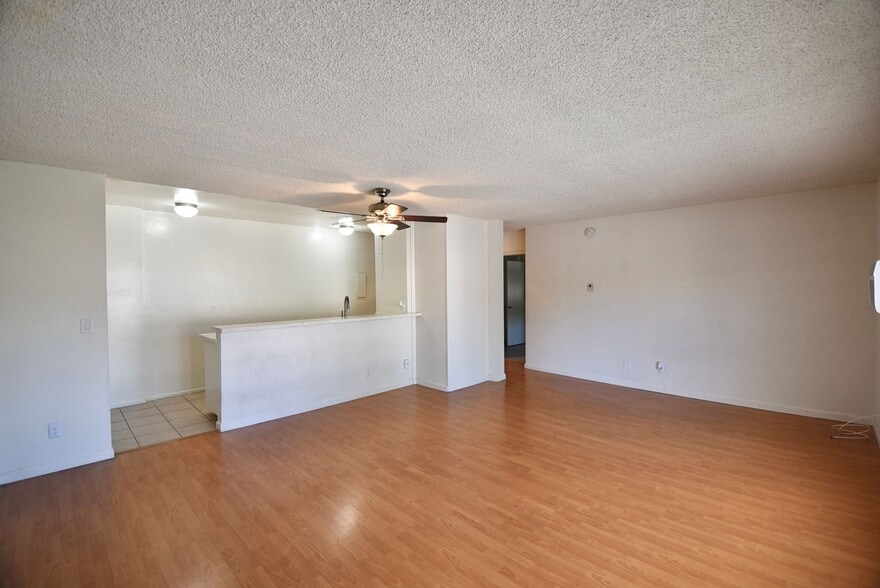 Building Photo - 4414 Woodman Ave