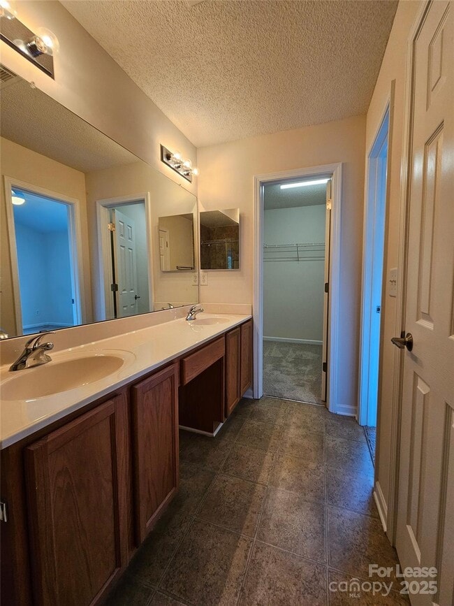 Building Photo - 12340 Honey Hill Ln