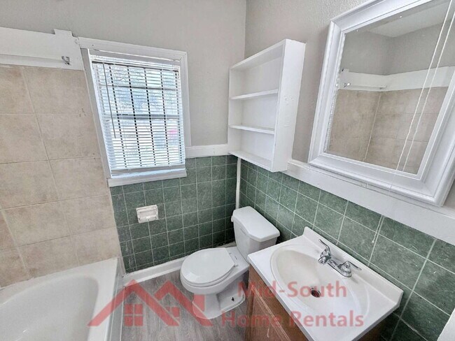 Building Photo - 566 Burlington Cir