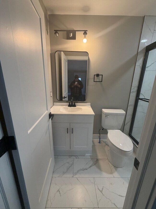 Building Photo - 928 S 18th St