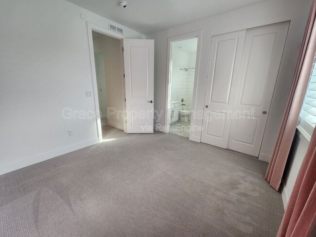 Building Photo - 12930 Galapago St