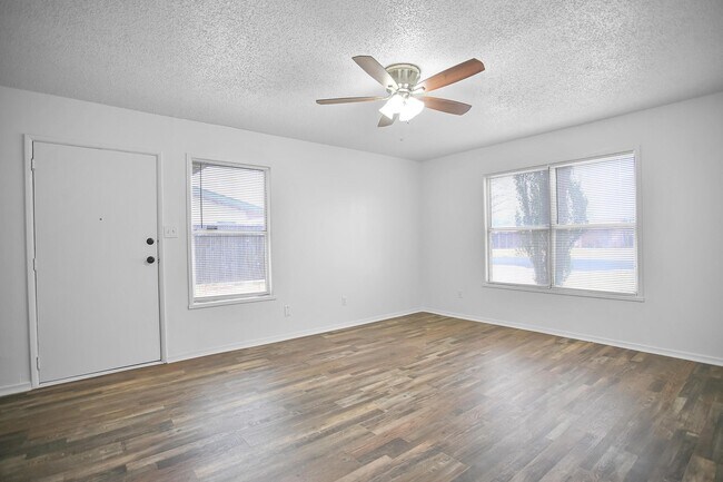 Building Photo - 1307 61st St