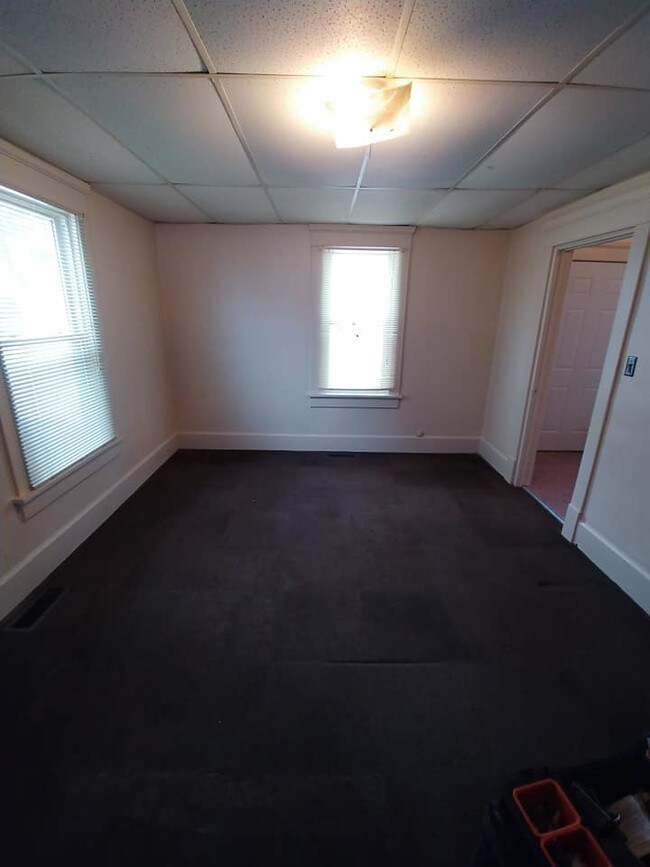 Building Photo - 227 E 2nd St