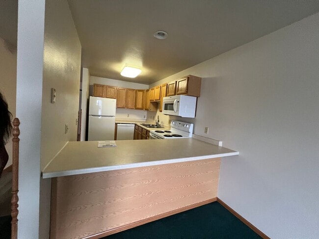 Building Photo - Spacious 2BR Townhomes with Garage & In-Unit Laundry – Stoughton