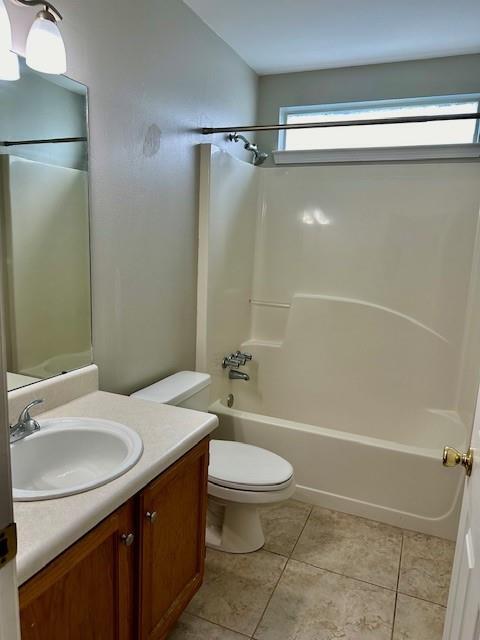 Building Photo - 725 Copperfield Dr E