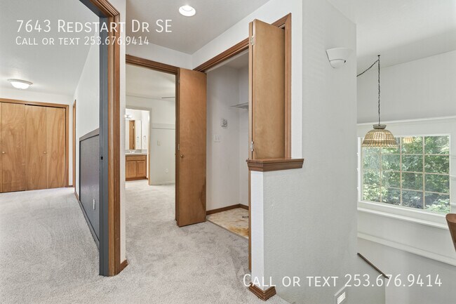 Building Photo - 7643 Redstart Dr SE