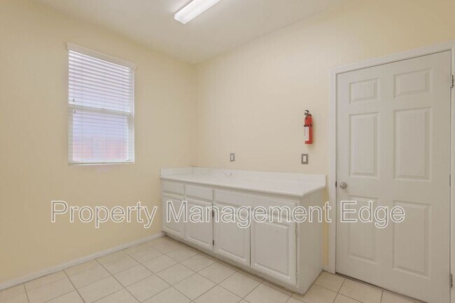 Building Photo - 1417 Veronica Tr