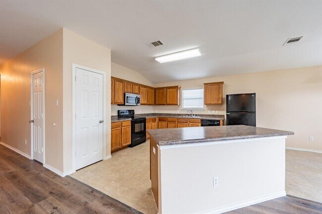 Building Photo - 218 Mossy Rock Dr