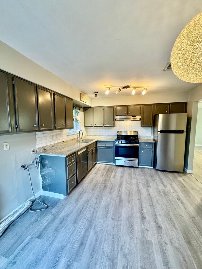 Building Photo - 2309 Peach Ct