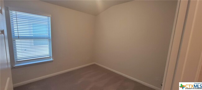 Building Photo - 1231 Meyers Mdw