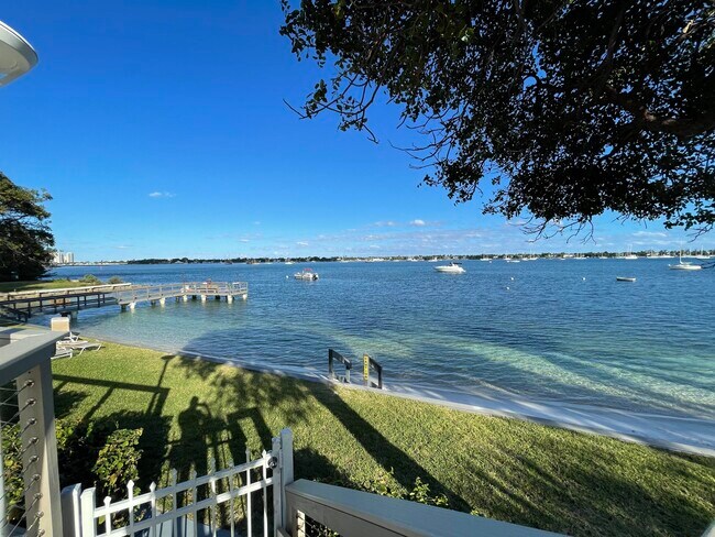 Building Photo - 5600 N Flagler Dr