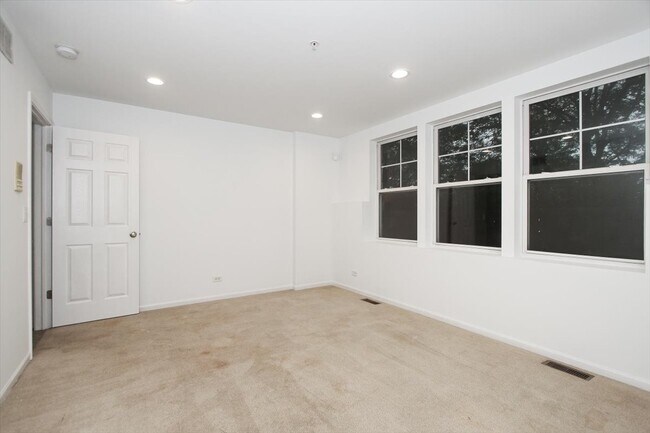 Building Photo - 1245 Tuscany Dr