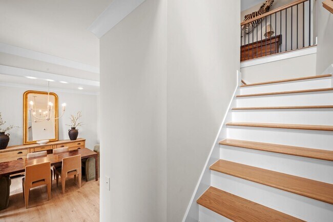 Building Photo - Modern 3 Bed on Nearly an Acre