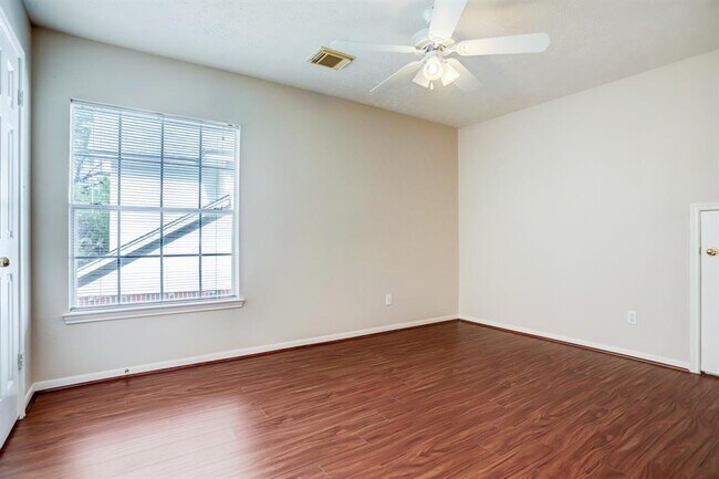 Building Photo - 4415 Oak Valley Dr