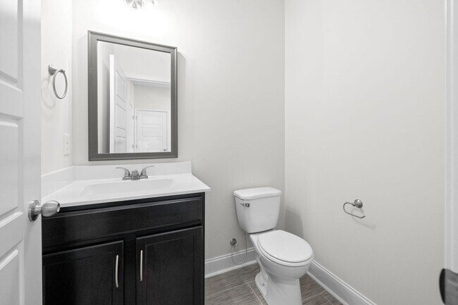 Building Photo - Pet Friendly Three Bedroom!