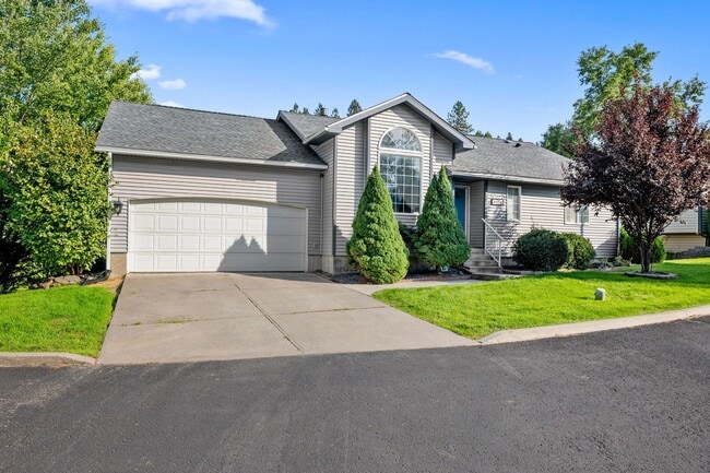 Building Photo - Spacious Latah Valley Home - Gated Community