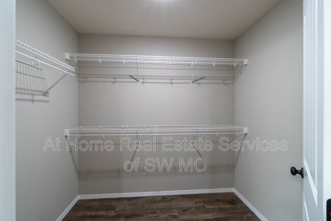 Building Photo - 1802 S 15th St