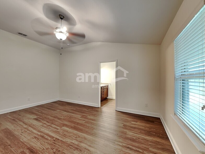 Building Photo - 77231 Lumber Creek Blvd